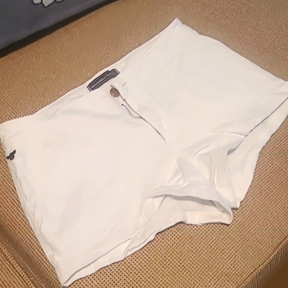 Abercrombie & Fitch white shorts
